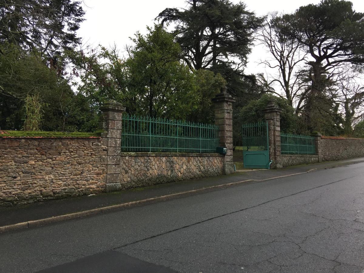 Le Chateau Des Tourelles En Vendee La Gaubretiere Luaran gambar