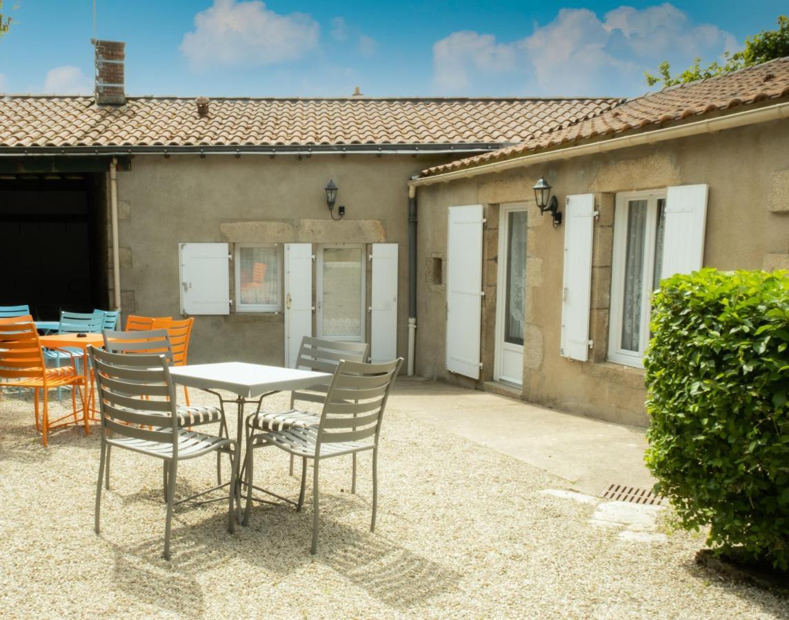 Le Chateau Des Tourelles En Vendee La Gaubretiere Luaran gambar